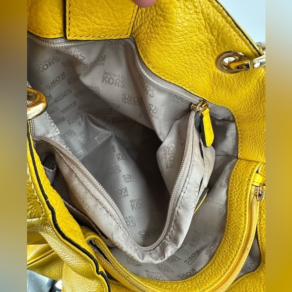 MICHAEL Michael Kors Large Leather Fulton Chain Shoulder Tote (Citrus) - Picture 8 of 16